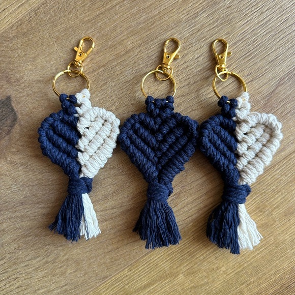 Macrame Heat Keychains 💜 - Picture 7 of 11